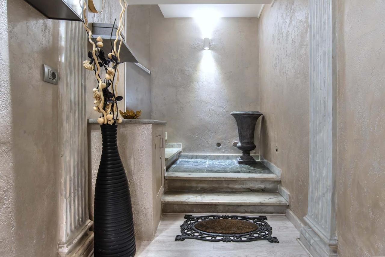 Black And White Suite Rome Luaran gambar